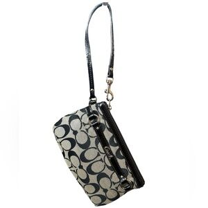 Coach Signature Canvas Zoe Medium Wristlet (Fits large cell phones)